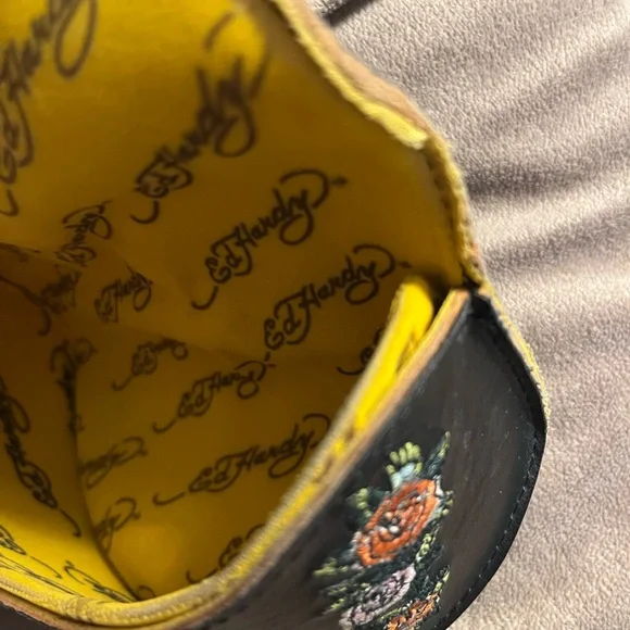 Ed Hardy Black and Gold Sunglasses Case - Picture 9 of 9